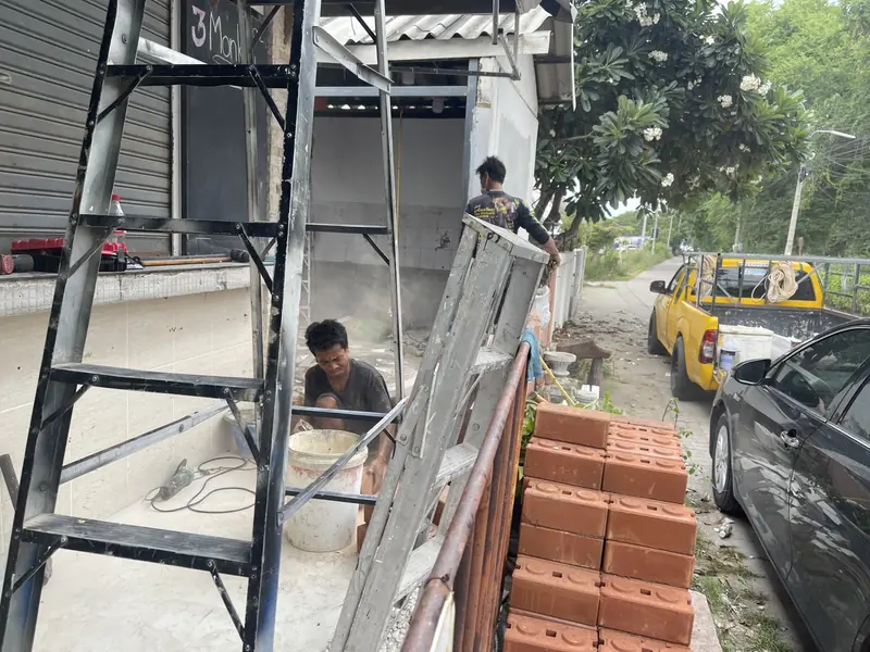 Three Monkeys — ร้านพิซซ่าเตาฟืน & บาร์ — 33